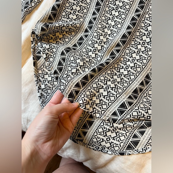 Charlotte Russe Printed Tunic Blouse - Picture 2 of 7